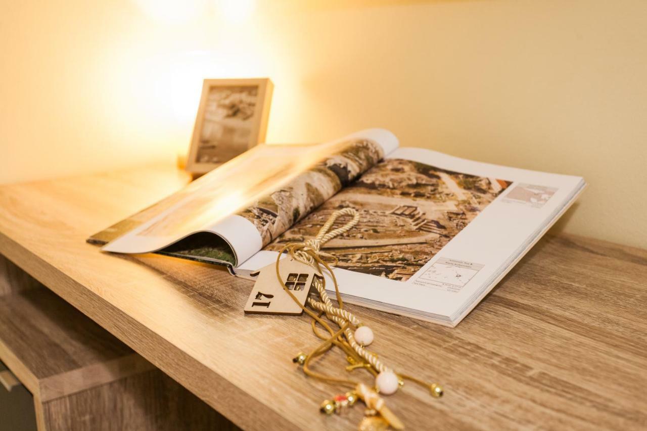 Private Central View Rooms In Apartment Near To Acropolis Metro Station أثينا المظهر الخارجي الصورة