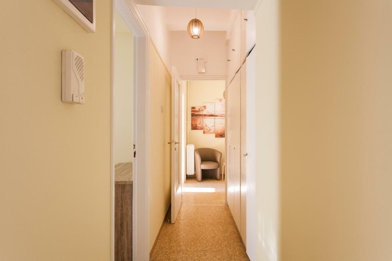 Private Central View Rooms In Apartment Near To Acropolis Metro Station أثينا المظهر الخارجي الصورة